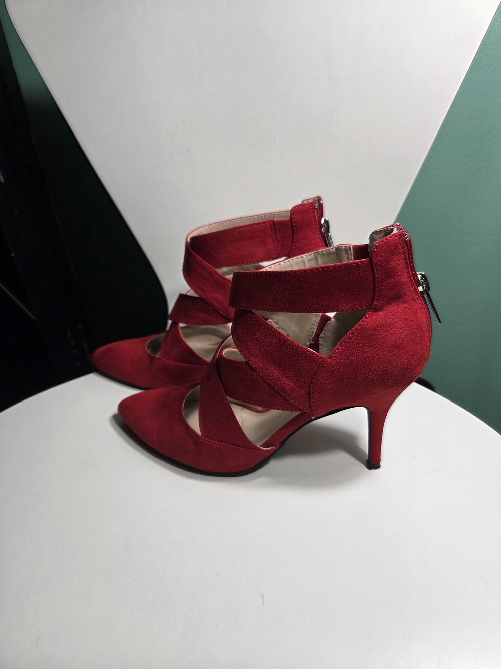 Unisa Red Suede Strappy Pointed-Toe Heels Size 7